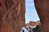 Pine Tree Arch, mais um arco de pedra no nosso segundo dia de explorações no Arches National Park, perto de Moab, em Utah, nos Estados Unidos